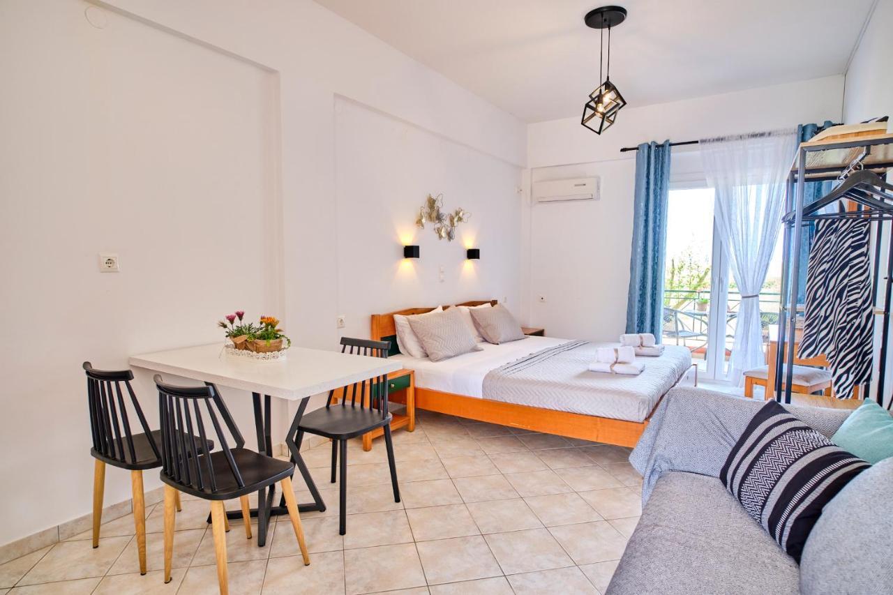 Logas Beach Studios Peroulades  מראה חיצוני תמונה
