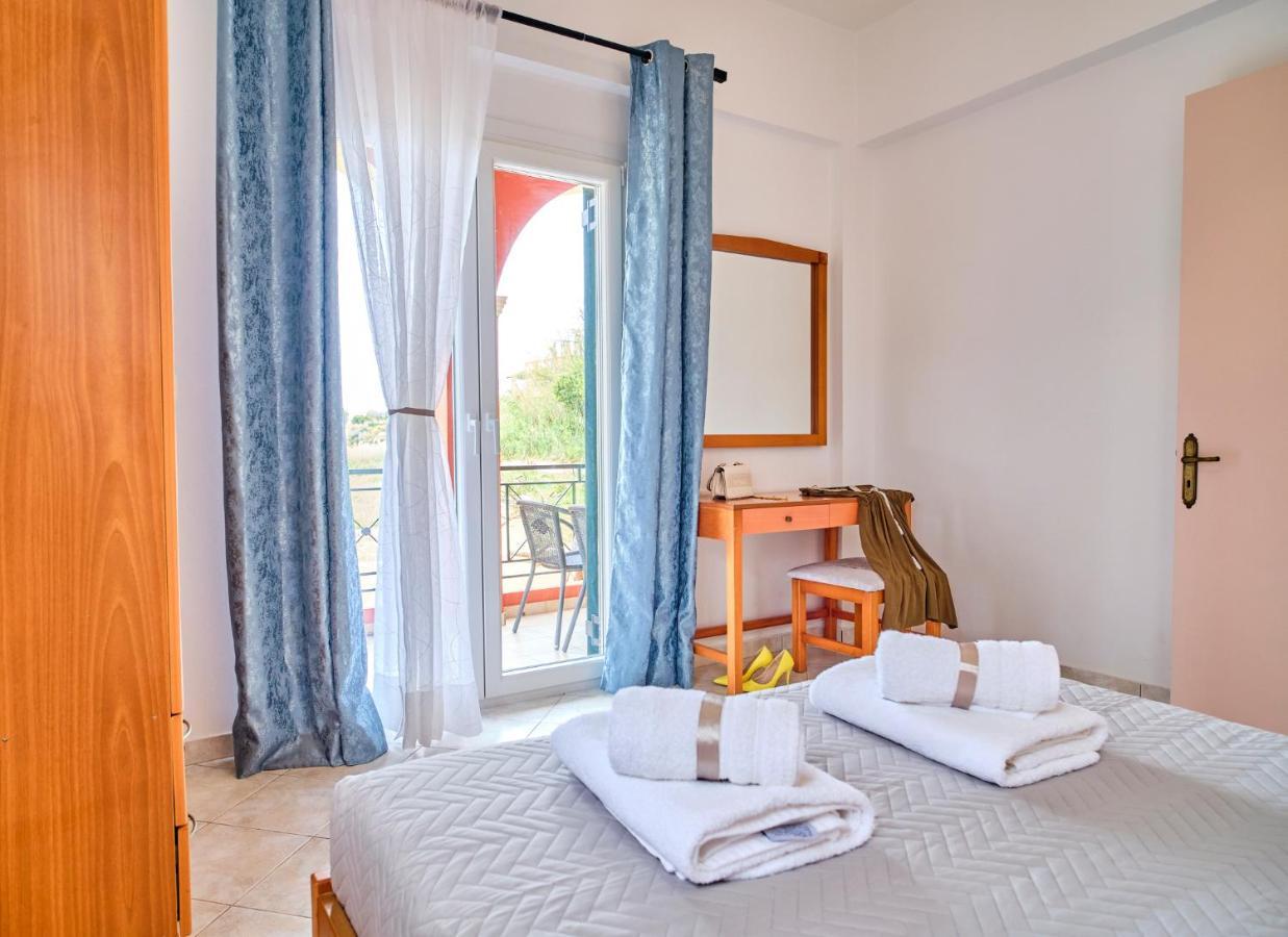 Logas Beach Studios Peroulades  מראה חיצוני תמונה