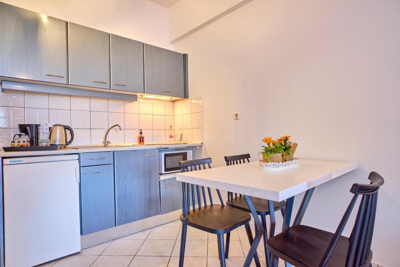 Logas Beach Studios Peroulades  מראה חיצוני תמונה