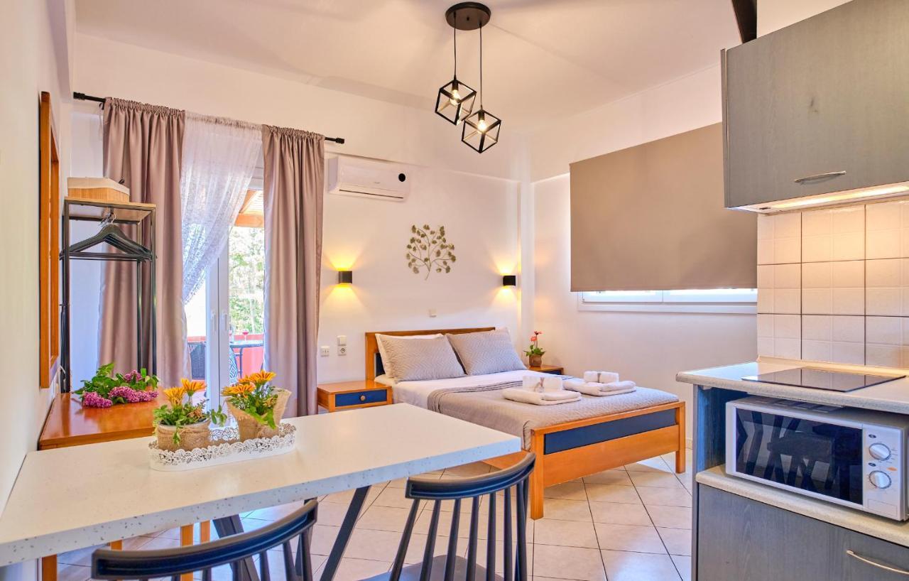 Logas Beach Studios Peroulades  מראה חיצוני תמונה