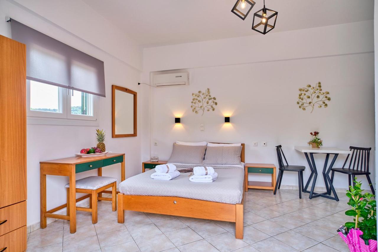 Logas Beach Studios Peroulades  מראה חיצוני תמונה