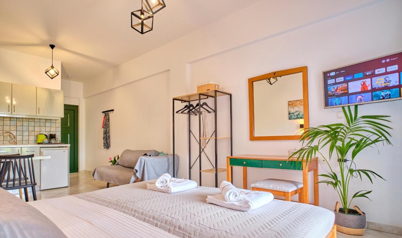 Logas Beach Studios Peroulades  מראה חיצוני תמונה