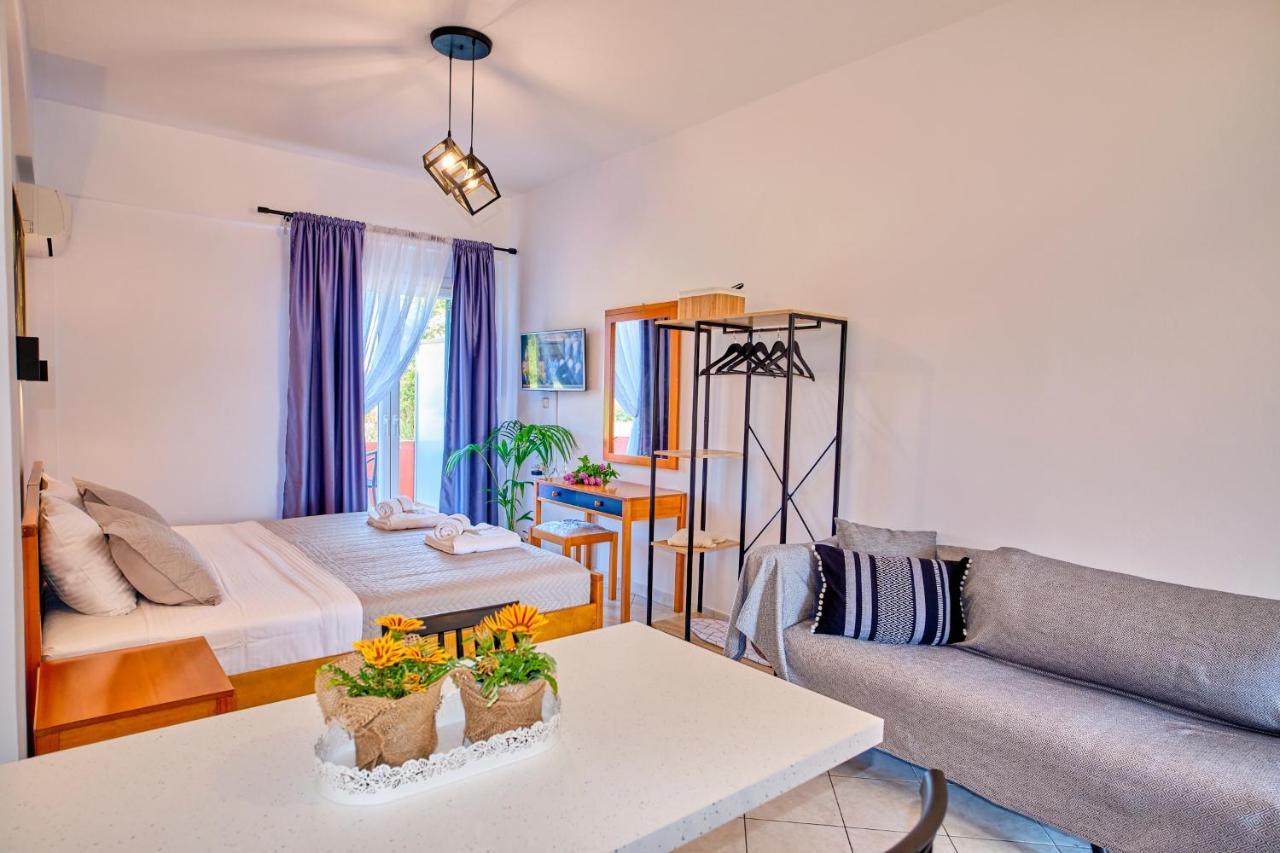 Logas Beach Studios Peroulades  מראה חיצוני תמונה